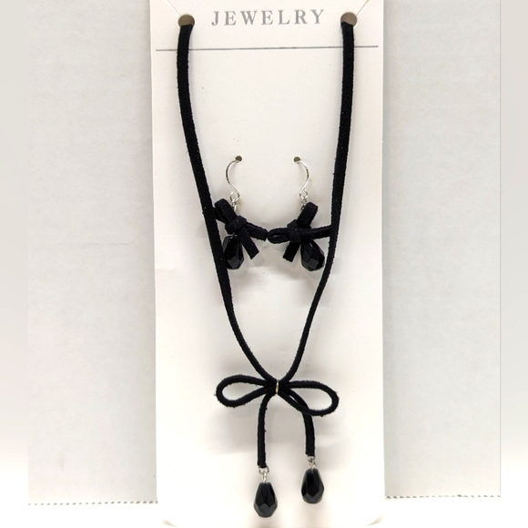 Unbranded Jewelry - Black Suede Choker and Earrings